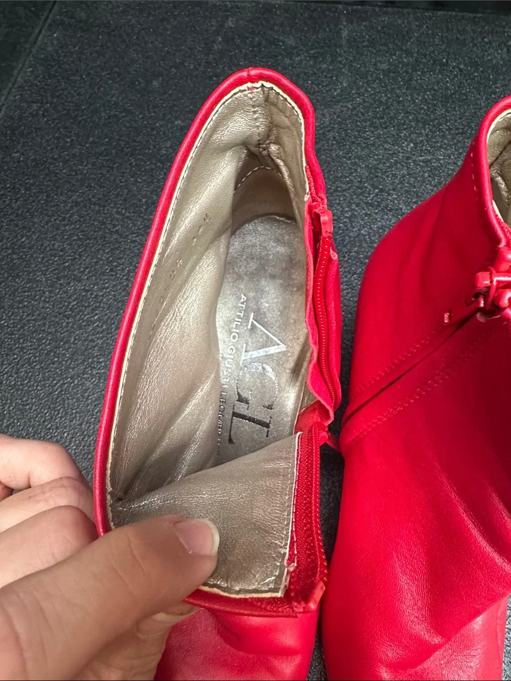 AGL Attilio Giusti Leombruni red leather ankle boots 38.5